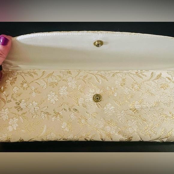 Vintage Gold & Ivory Floral Jacquard Clutch - Picture 7 of 9